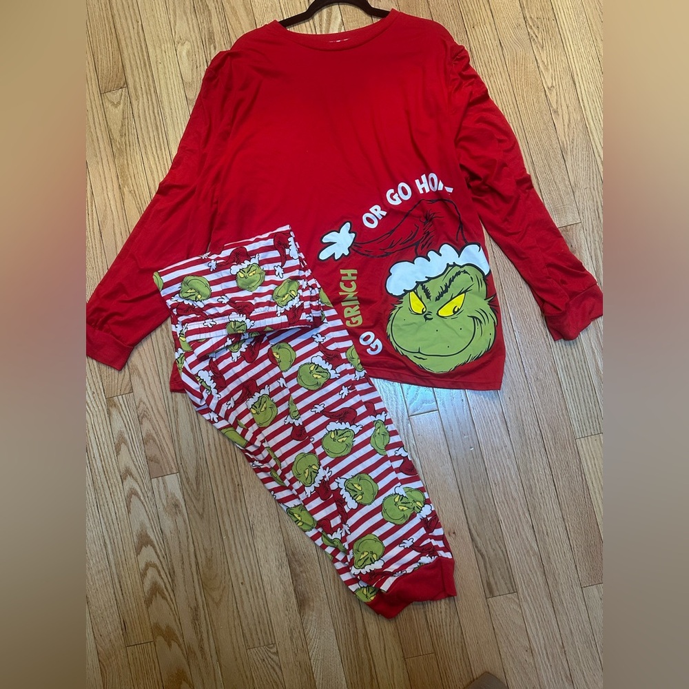 Red Grinch Women's Pajama Set